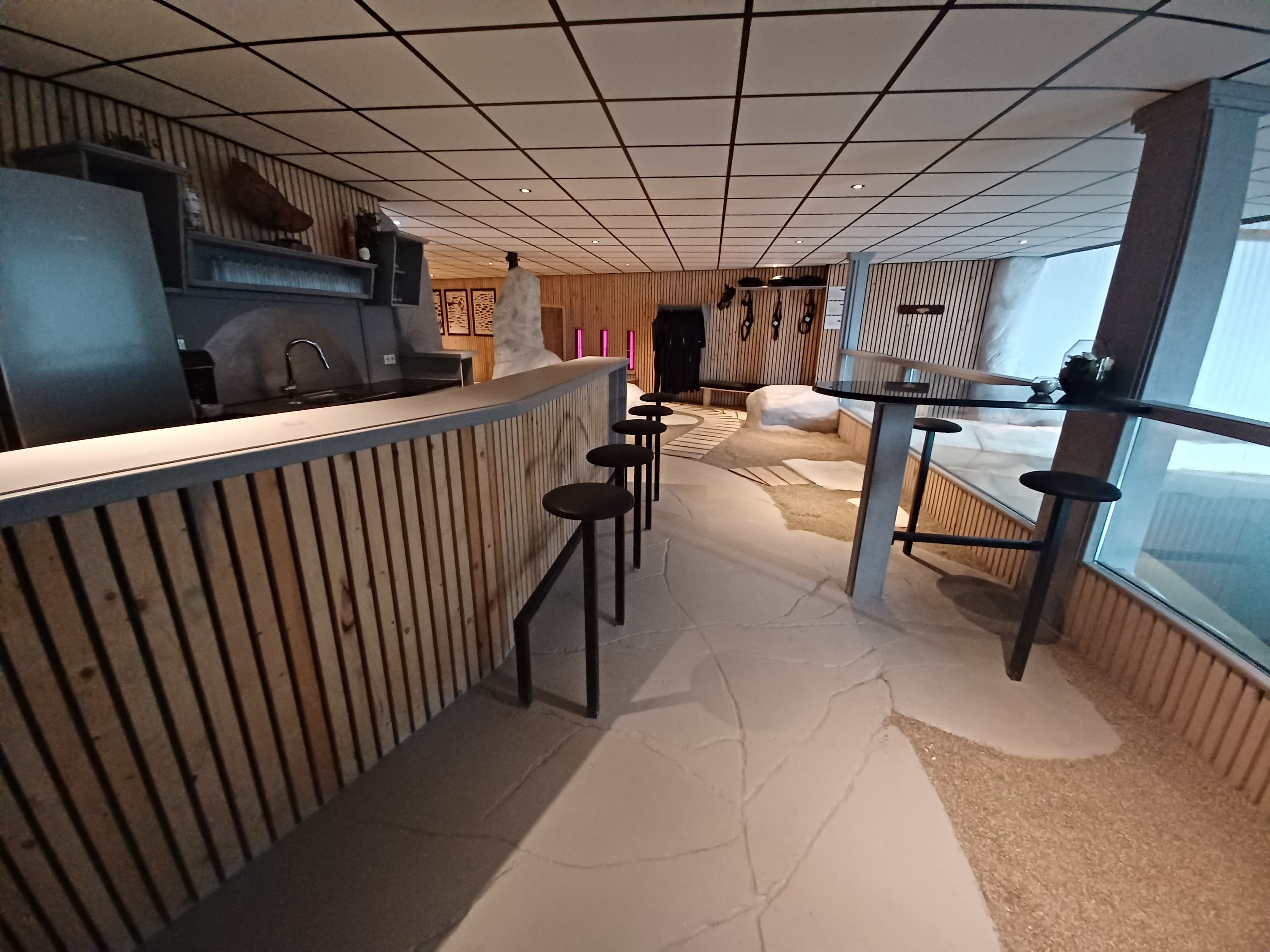 Fish World indoor bassin