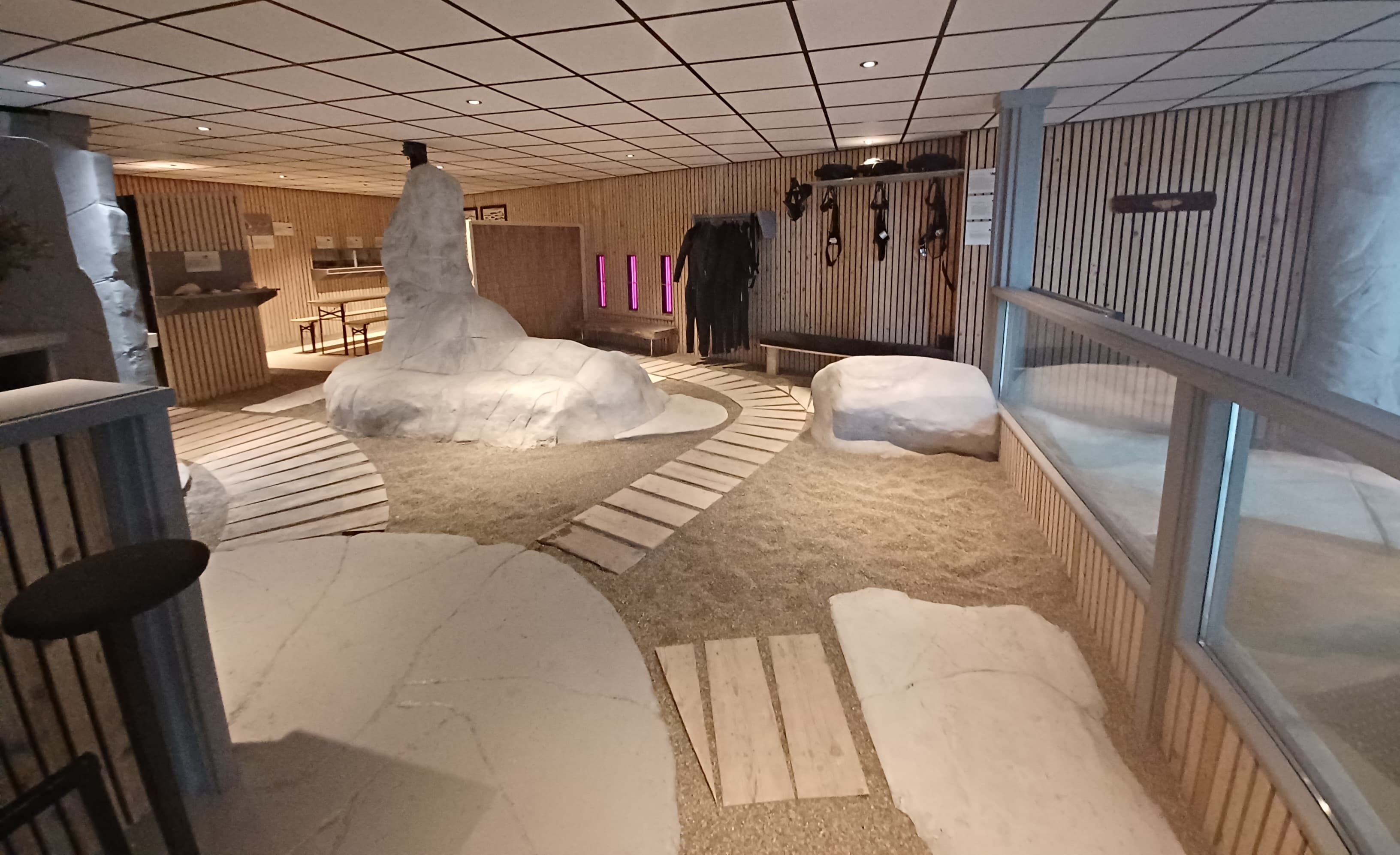 Fish World bassin met vissen